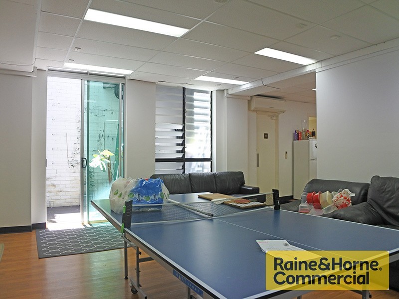 11 Fort Lane, Milton QLD 4064