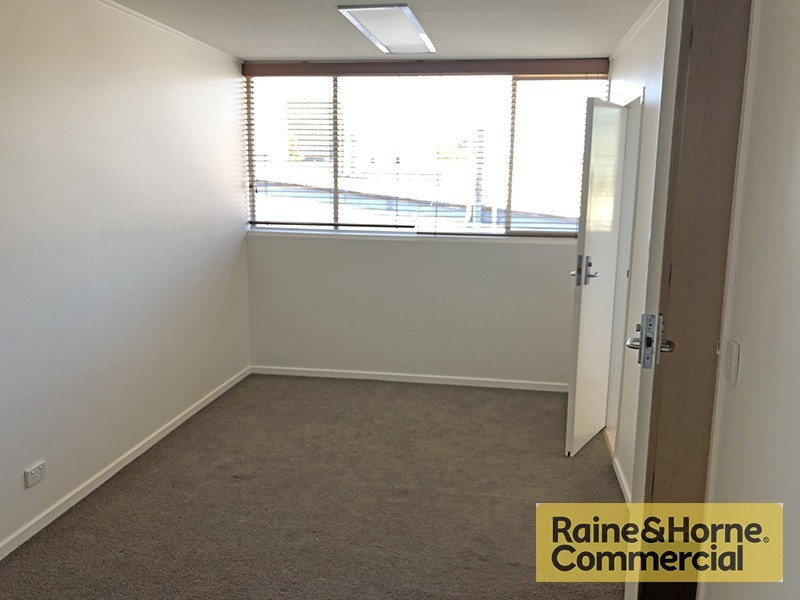 1/24 Station Road, Indooroopilly QLD 4068