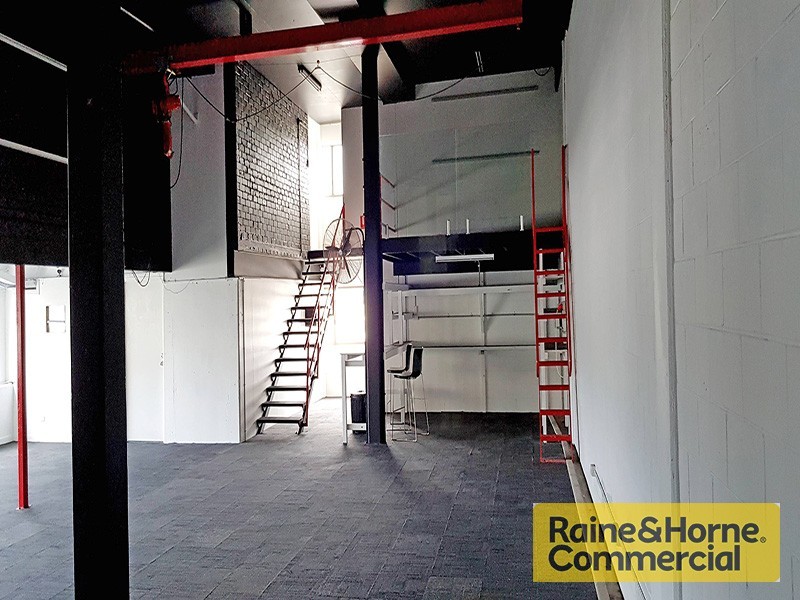 14 Cox Road, Windsor QLD 4030