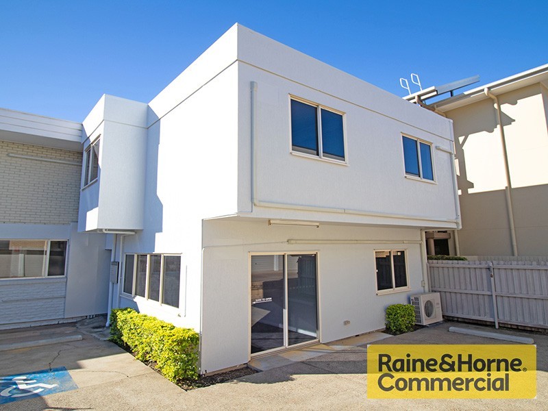 99 Racecourse Road, Ascot QLD 4007