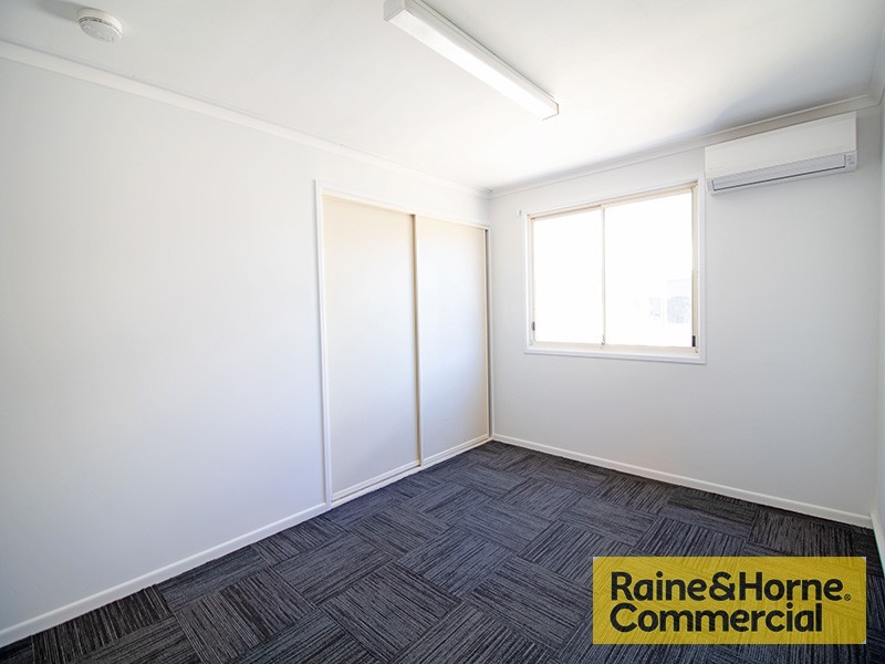 99 Racecourse Road, Ascot QLD 4007