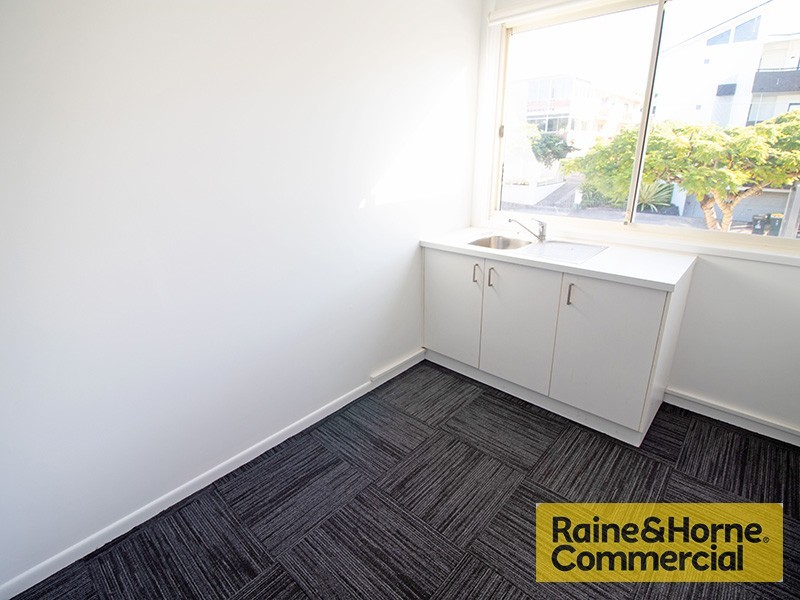 99 Racecourse Road, Ascot QLD 4007