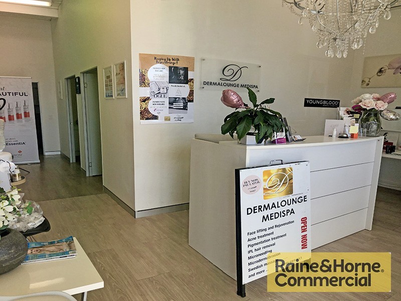 2/6 Brookfield Road, Kenmore QLD 4069