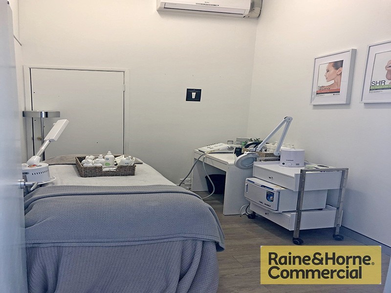 2/6 Brookfield Road, Kenmore QLD 4069