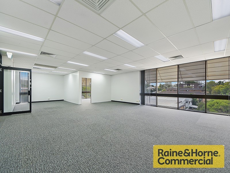 33 Woodstock Road, Toowong QLD 4066