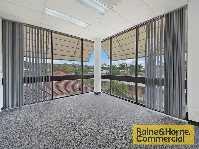 33 Woodstock Road, Toowong QLD 4066