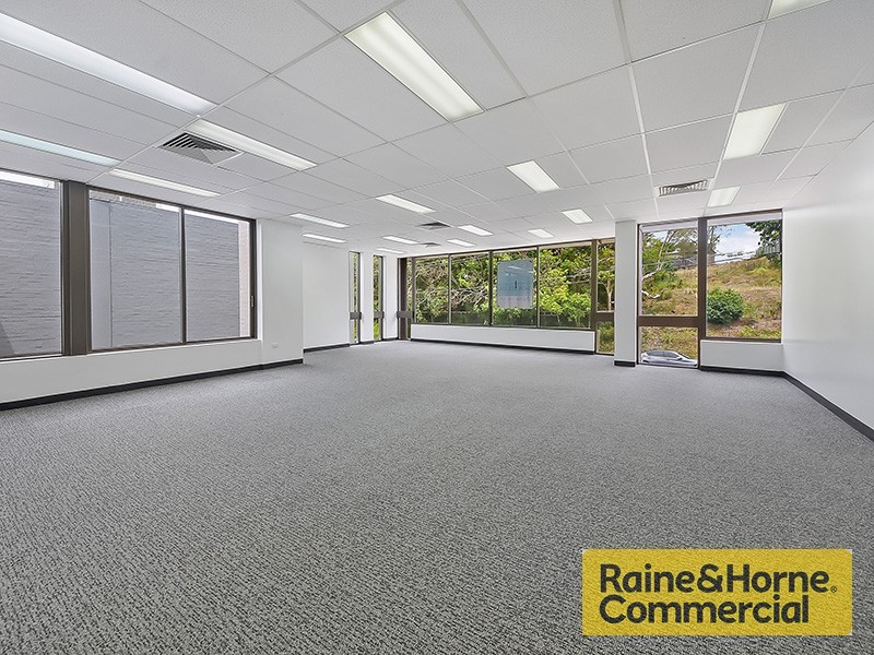 33 Woodstock Road, Toowong QLD 4066