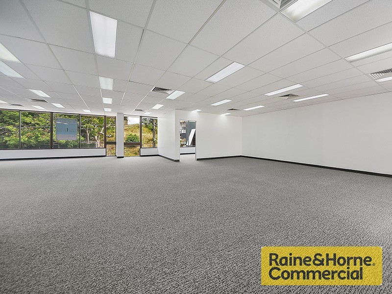 33 Woodstock Road, Toowong QLD 4066