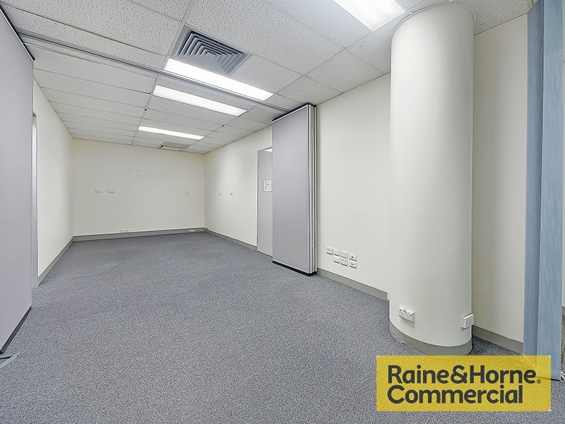 17 Station Road, Indooroopilly QLD 4068