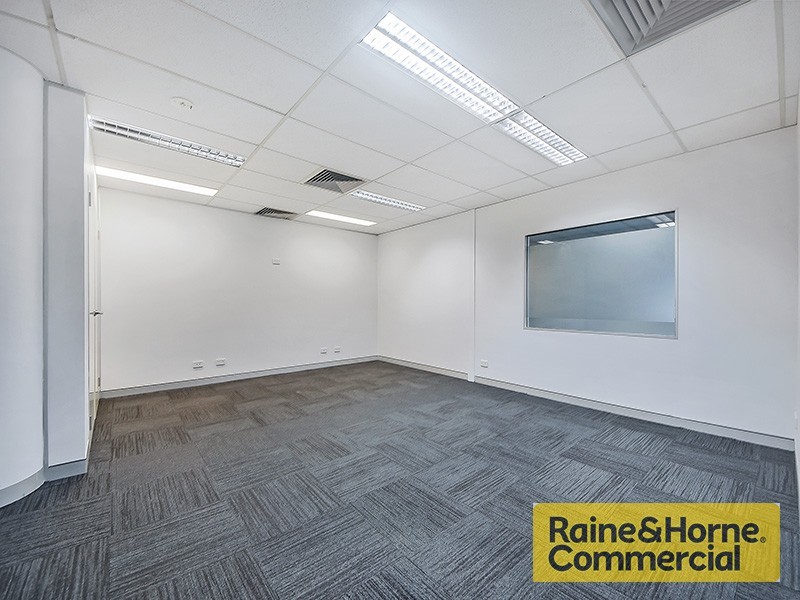 17 Station Road, Indooroopilly QLD 4068