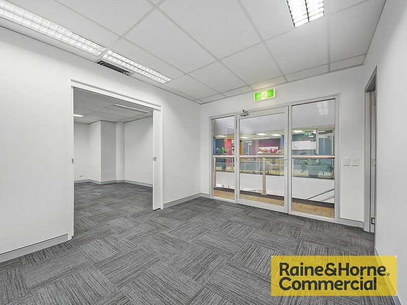 17 Station Road, Indooroopilly QLD 4068