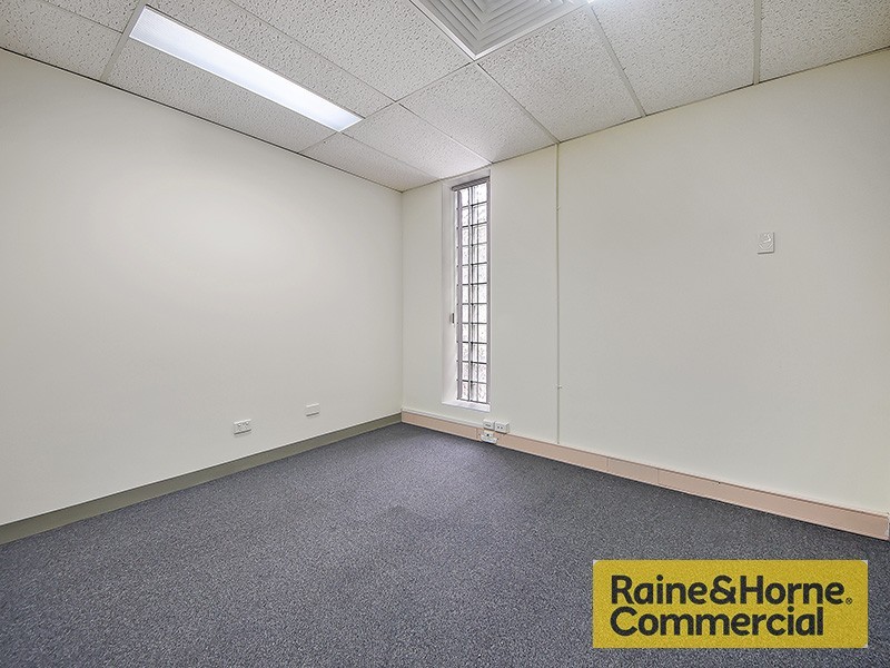 17 Station Road, Indooroopilly QLD 4068