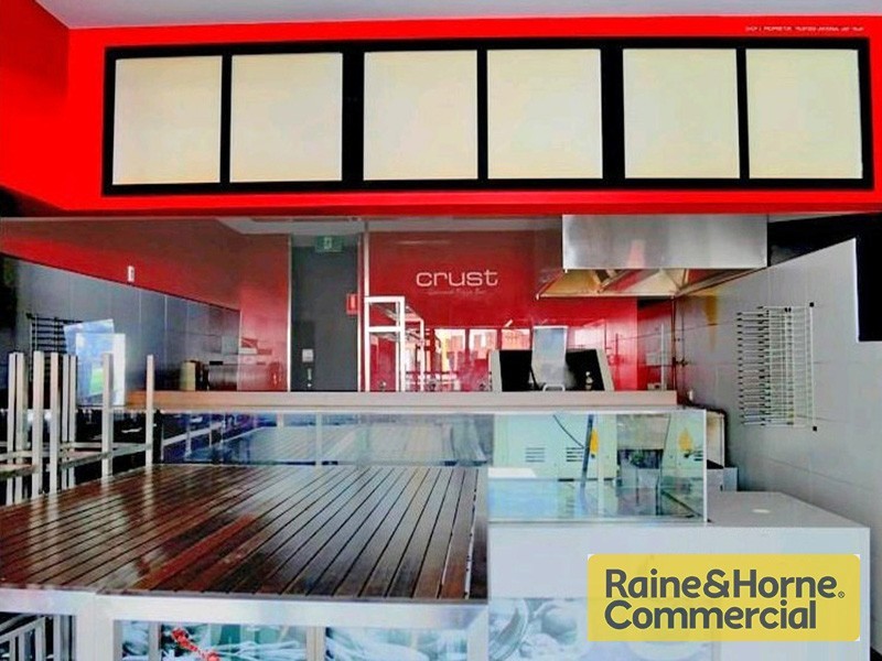 20 Racecourse Road, Hamilton QLD 4007