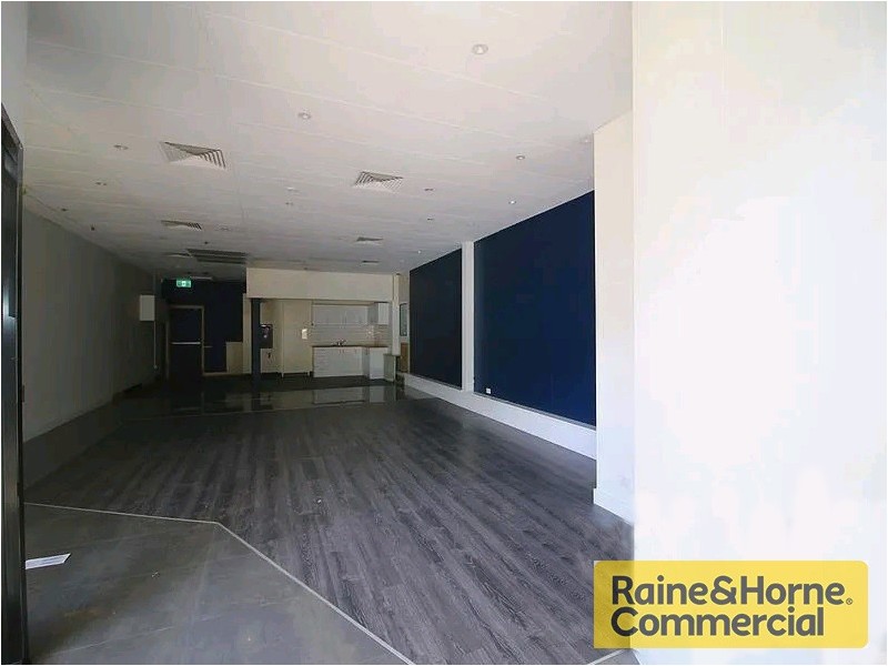 15 Racecourse Road, Hamilton QLD 4007