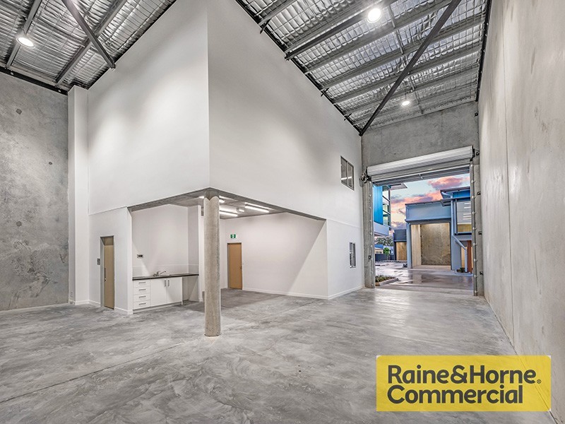 2/15 Holt Street, Pinkenba QLD 4008