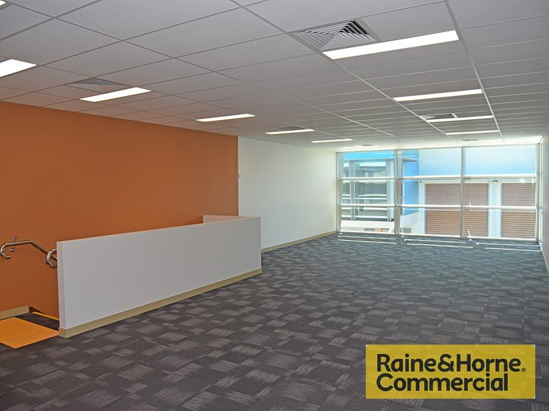 2/15 Holt Street, Pinkenba QLD 4008