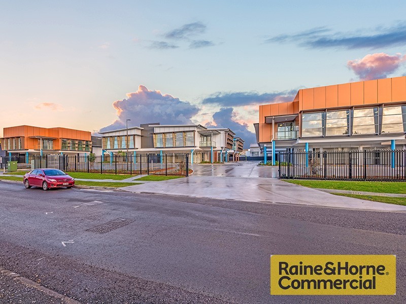 13/15 Holt Street, Pinkenba QLD 4008