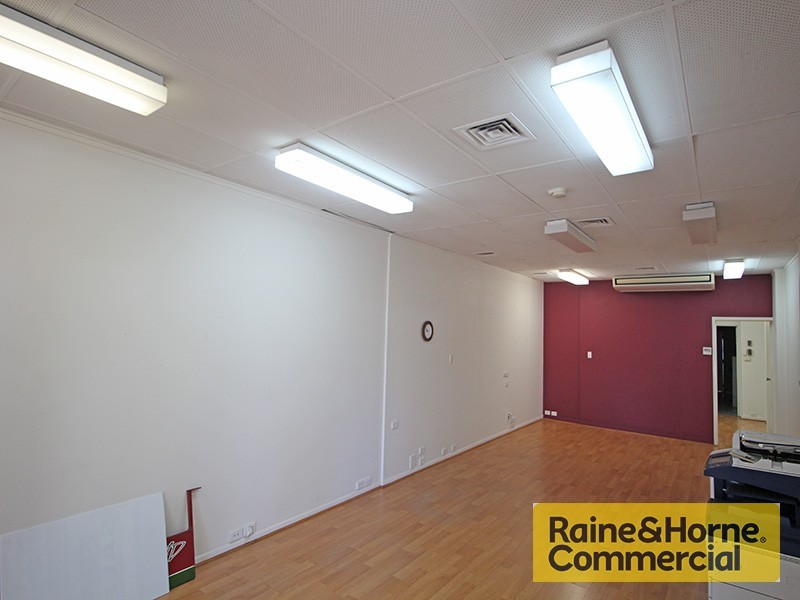 6 Brighton Road, Sandgate QLD 4017