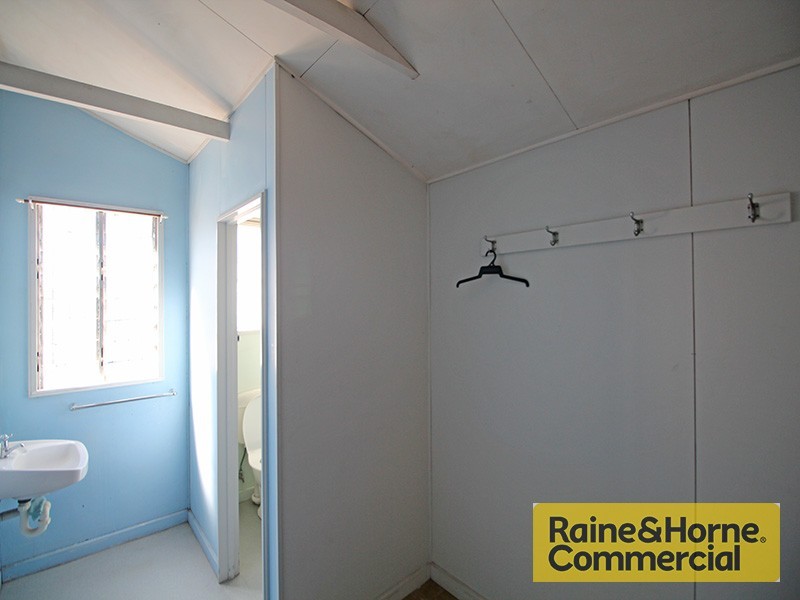 6 Brighton Road, Sandgate QLD 4017