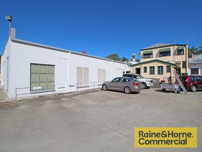 6 Brighton Road, Sandgate QLD 4017