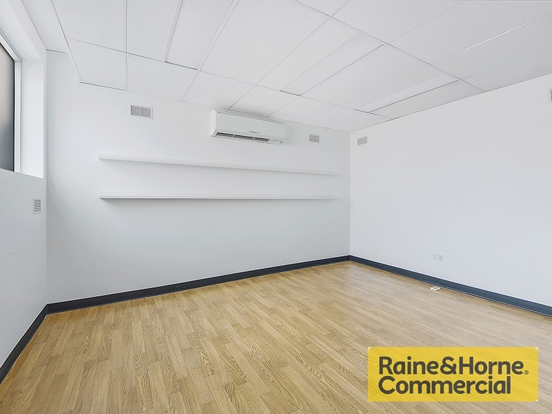 11B Fort Lane, Milton QLD 4064