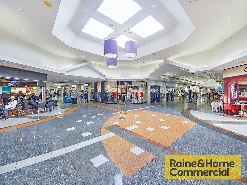 9 Brookfield Street, Kenmore QLD 4069