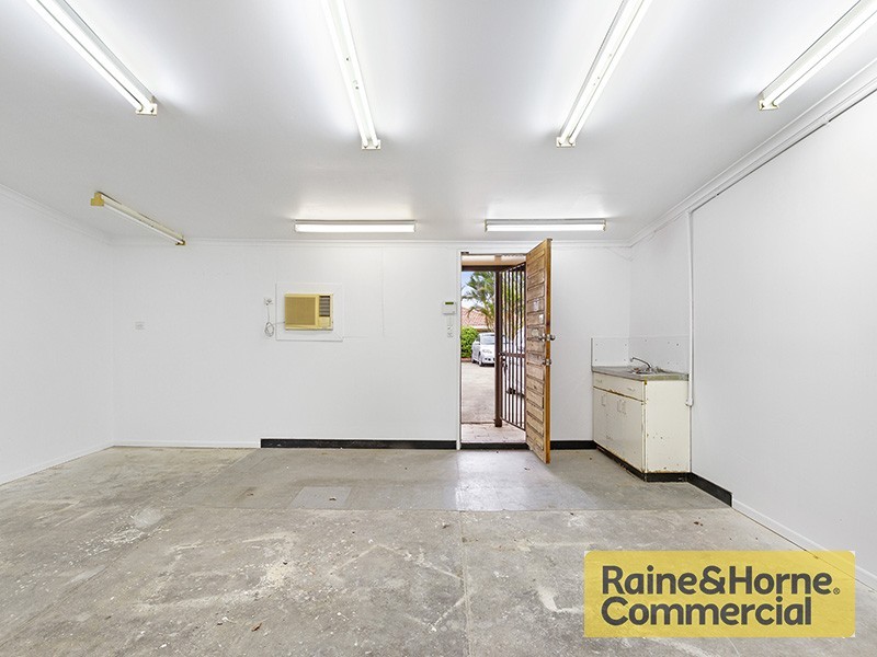 2/11 Maine Road, Clontarf QLD 4019