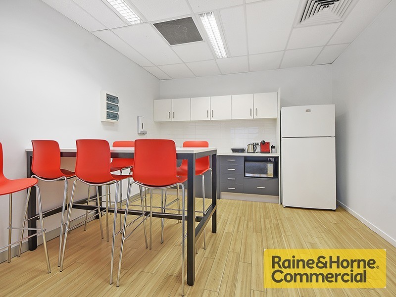 2/34 Navigator Place, Hendra QLD 4011