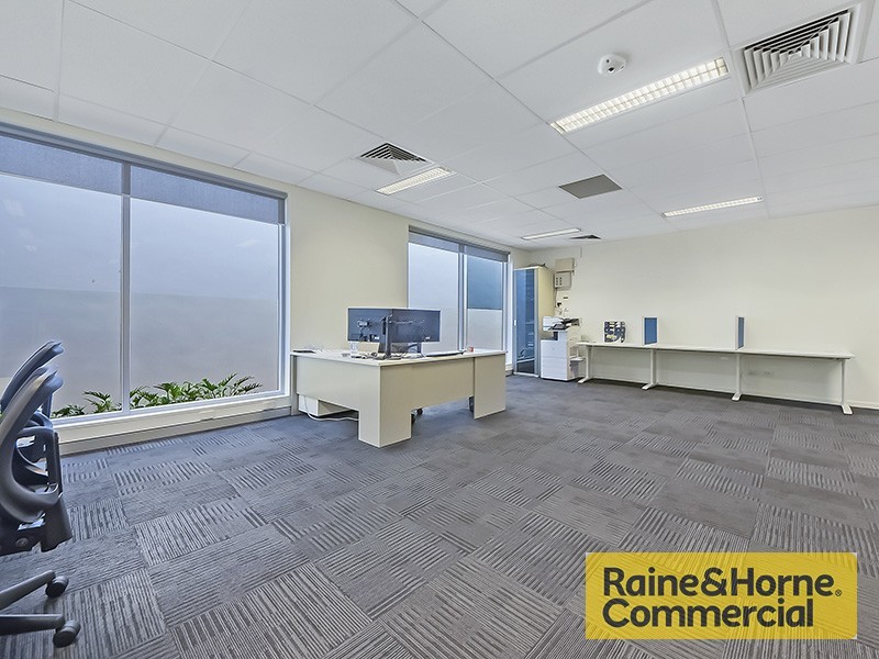 2/34 Navigator Place, Hendra QLD 4011