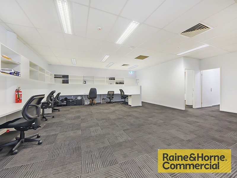 2/34 Navigator Place, Hendra QLD 4011