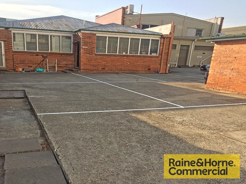 822 Gympie Road, Chermside QLD 4032
