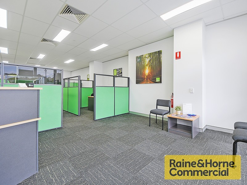 27 Brighton Road, Sandgate QLD 4017