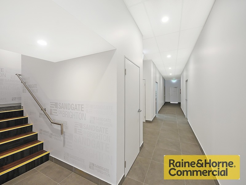 27 Brighton Road, Sandgate QLD 4017