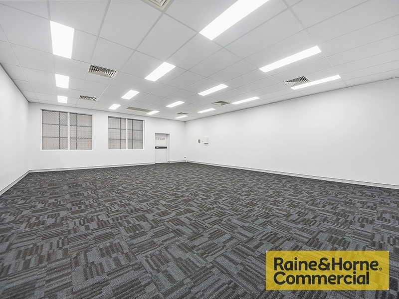 27 Brighton Road, Sandgate QLD 4017