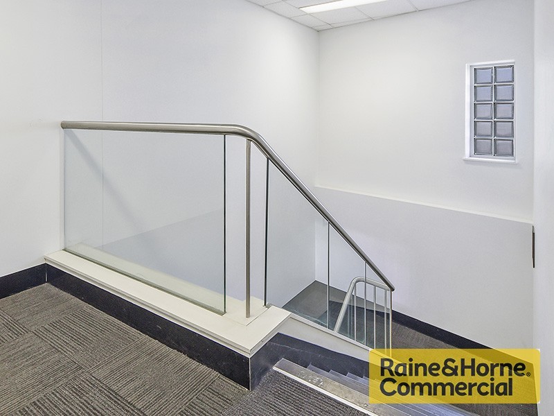 230 Waterworks Rd, Ashgrove QLD 4060