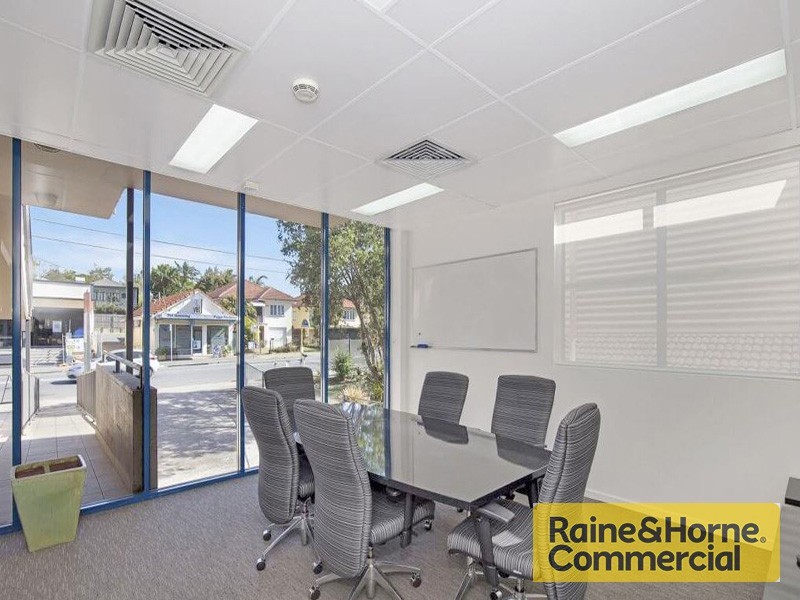 2/19 Days Road, Grange QLD 4051