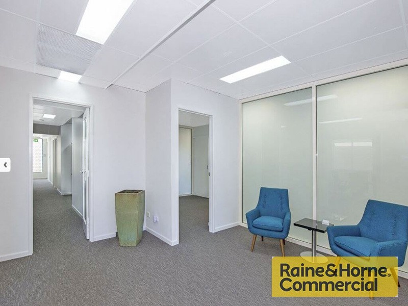 2/19 Days Road, Grange QLD 4051