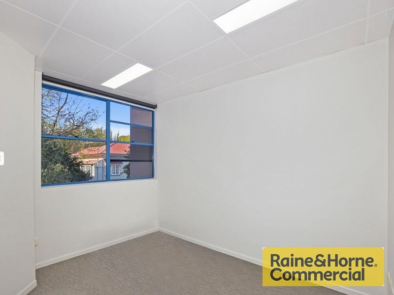 2/19 Days Road, Grange QLD 4051