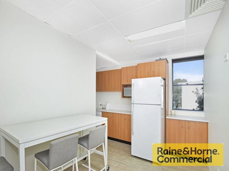 2/19 Days Road, Grange QLD 4051