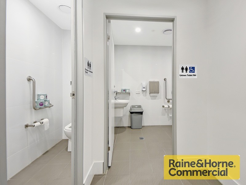 27 Brighton Road, Sandgate QLD 4017