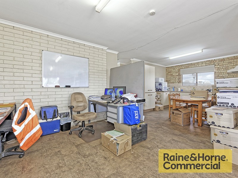 28672 Bruce Highway, Childers QLD 4660