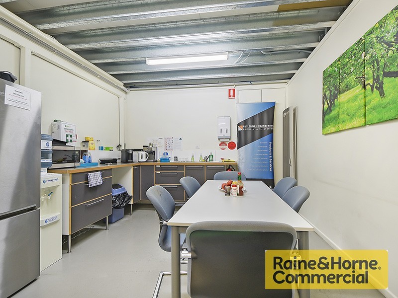 2/18-28 Bimbil Street, Albion QLD 4010