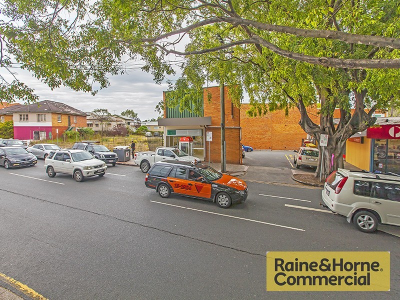 15 Racecourse Road, Hamilton QLD 4007