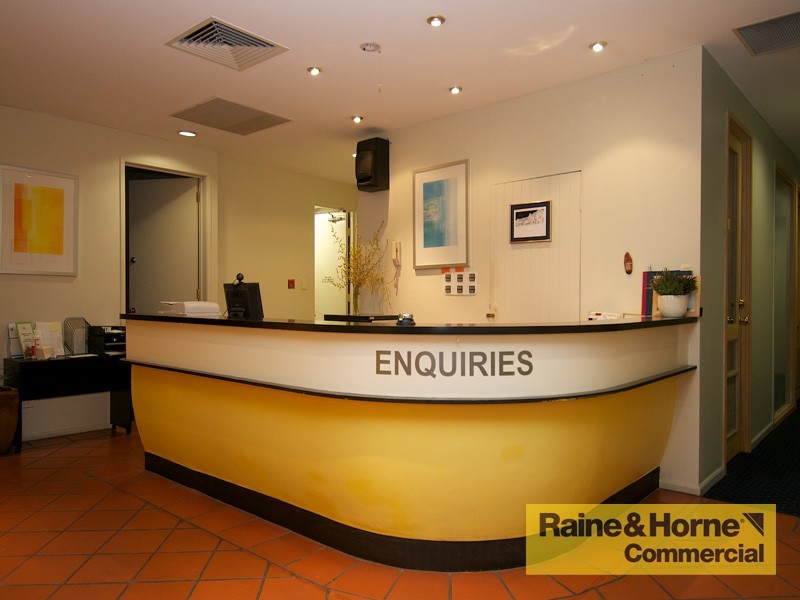 b/1 Park Road, Milton QLD 4064