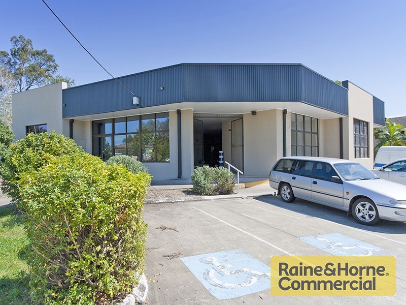 1/6 Nepean Avenue, Arana Hills QLD 4054