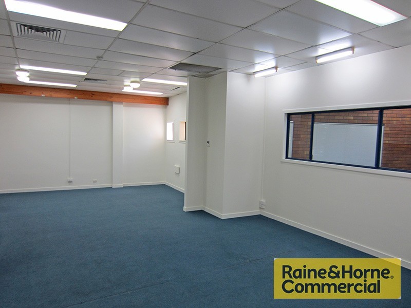 1/6 Nepean Avenue, Arana Hills QLD 4054