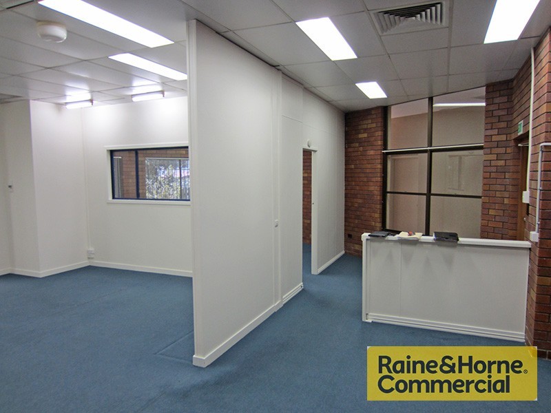 1/6 Nepean Avenue, Arana Hills QLD 4054