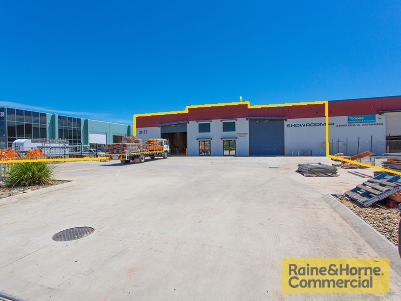 2/31-37 Lear Jet Drive, Caboolture QLD 4510