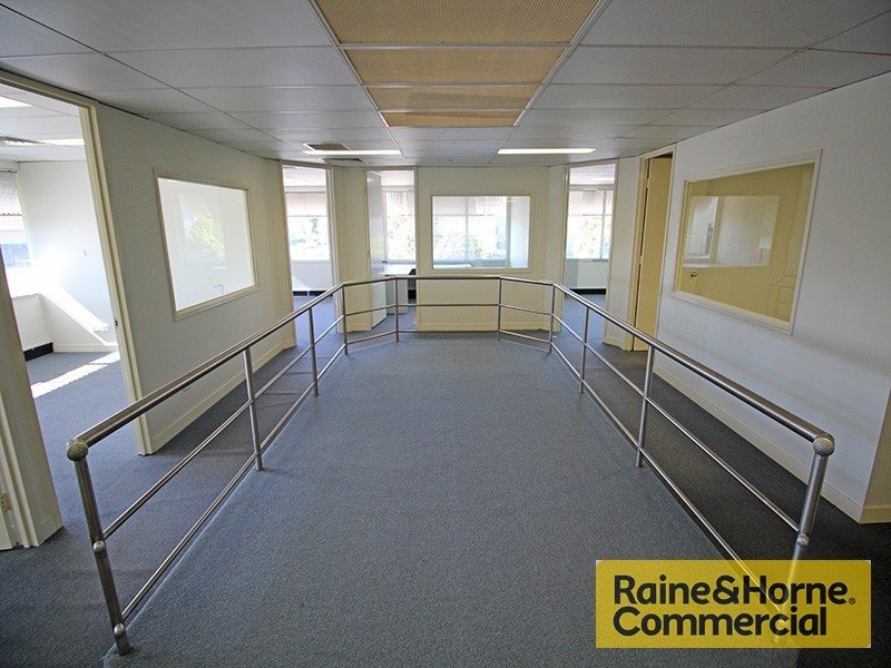 Upstairs 1/28 Pritchard Road, Virginia QLD 4014