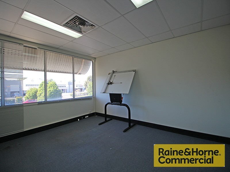 Upstairs 1/28 Pritchard Road, Virginia QLD 4014